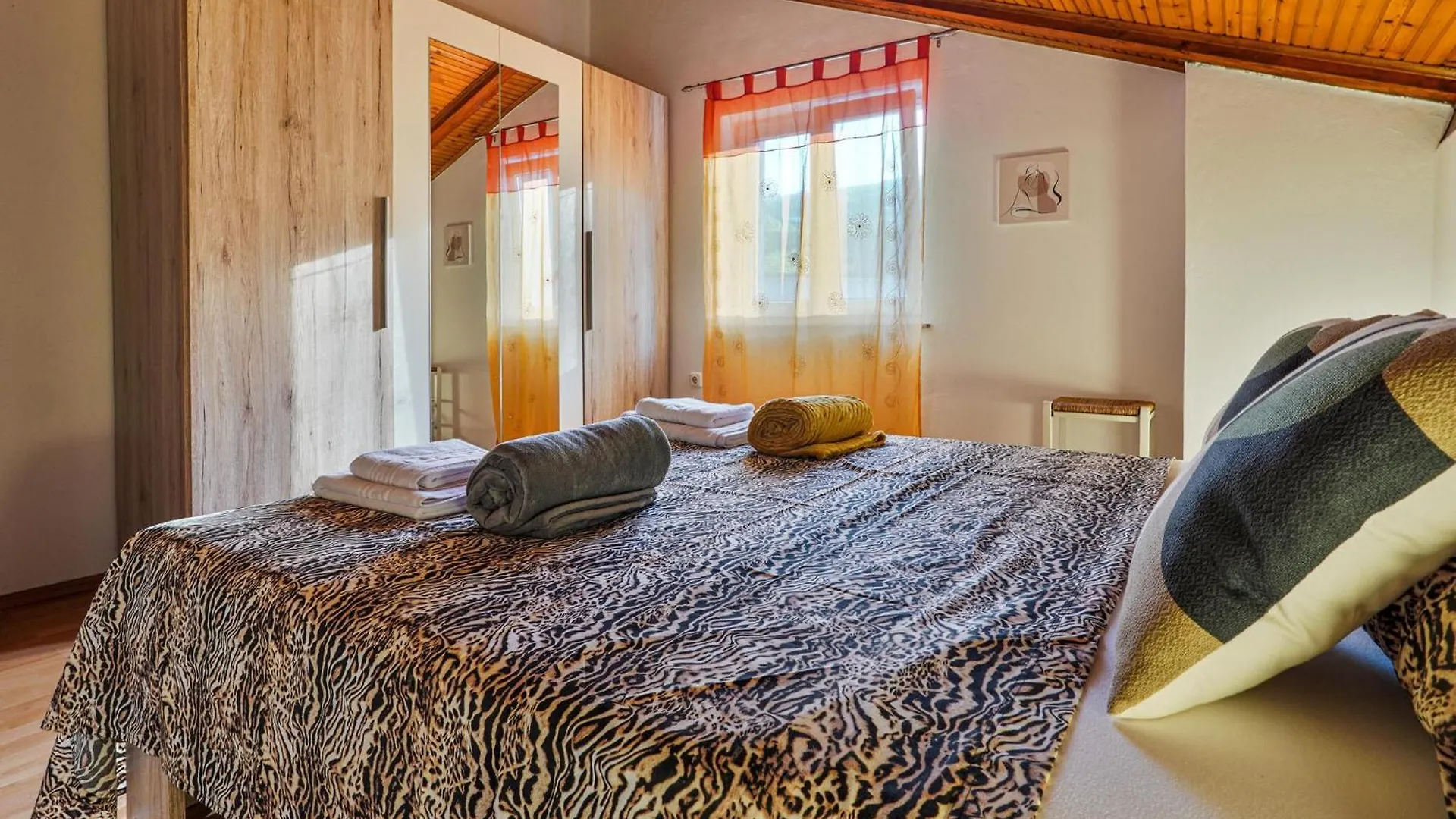 2 Bedroom Lovely Apartment In Lovran